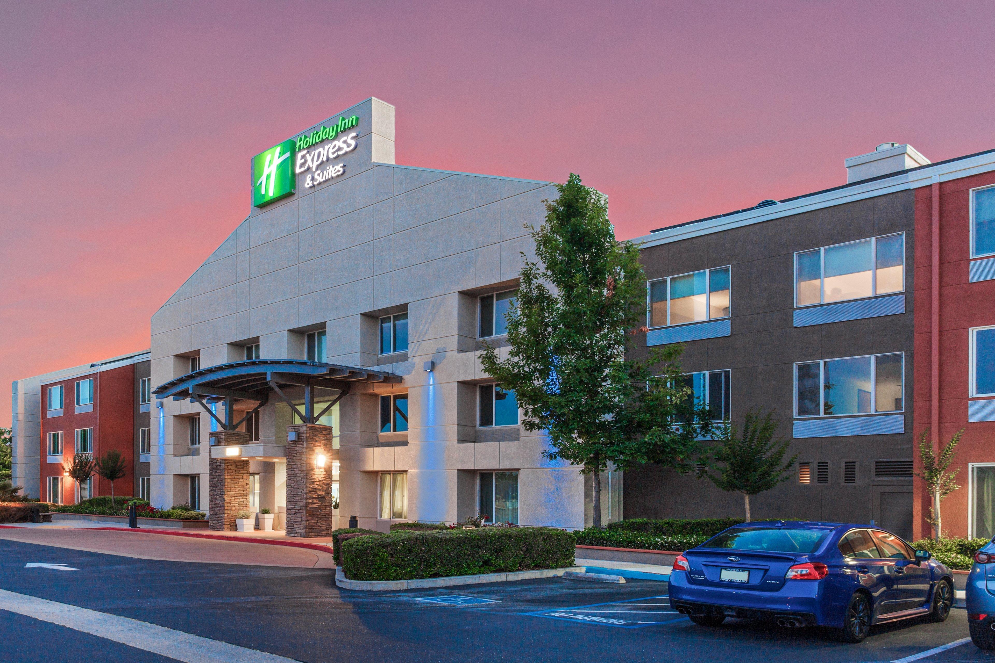 Holiday Inn Express Elk Grove West I-5 By Ihg Exterior foto